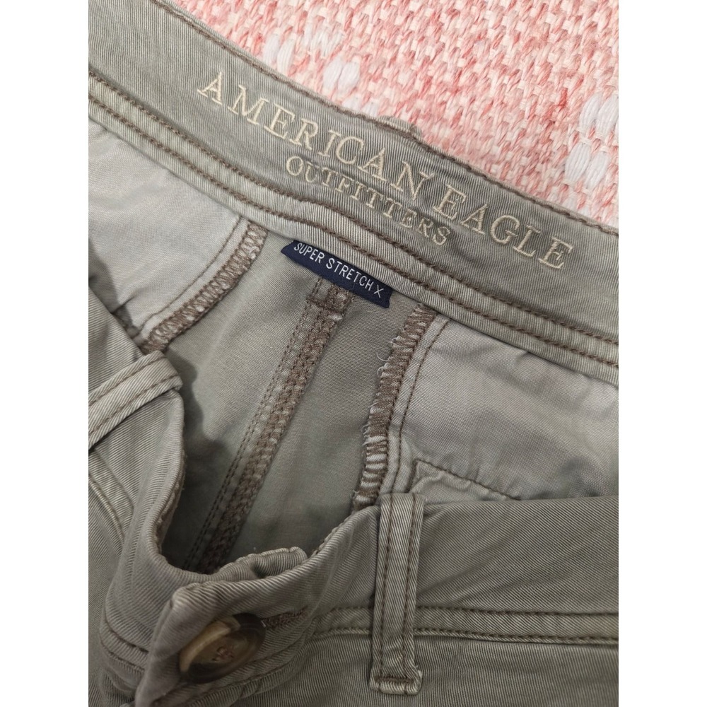 American Eagle Super Stretch Midi Shorts Olive Green Khaki Size 8 - Picture 4 of 5